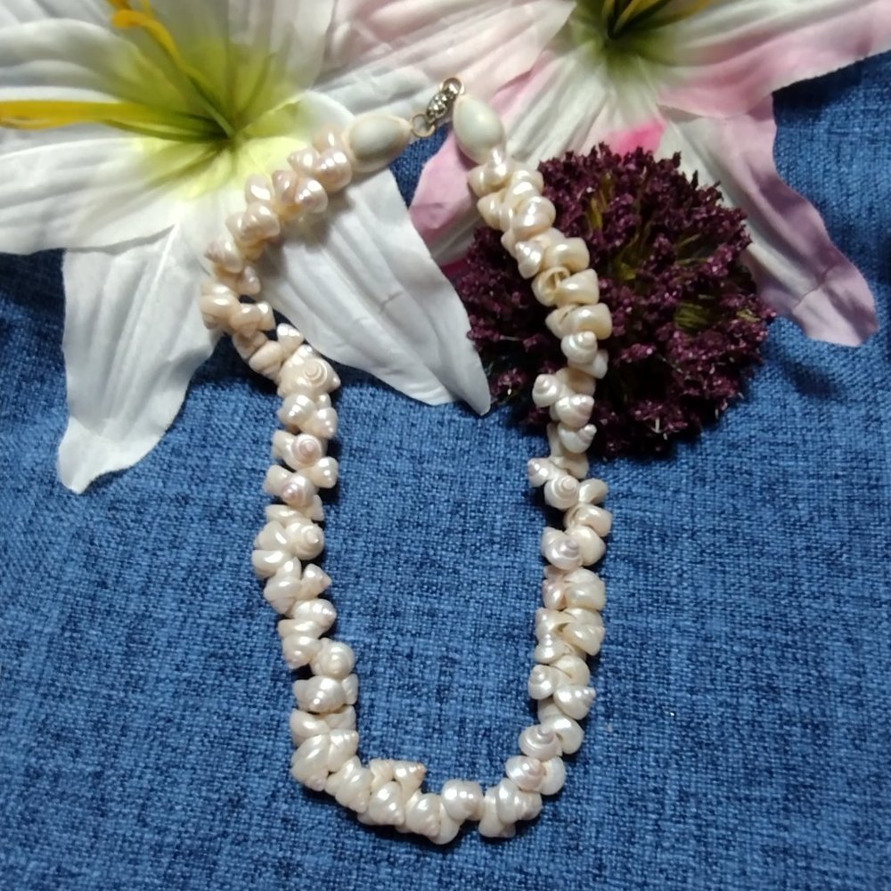 Opalescent Shell Necklace